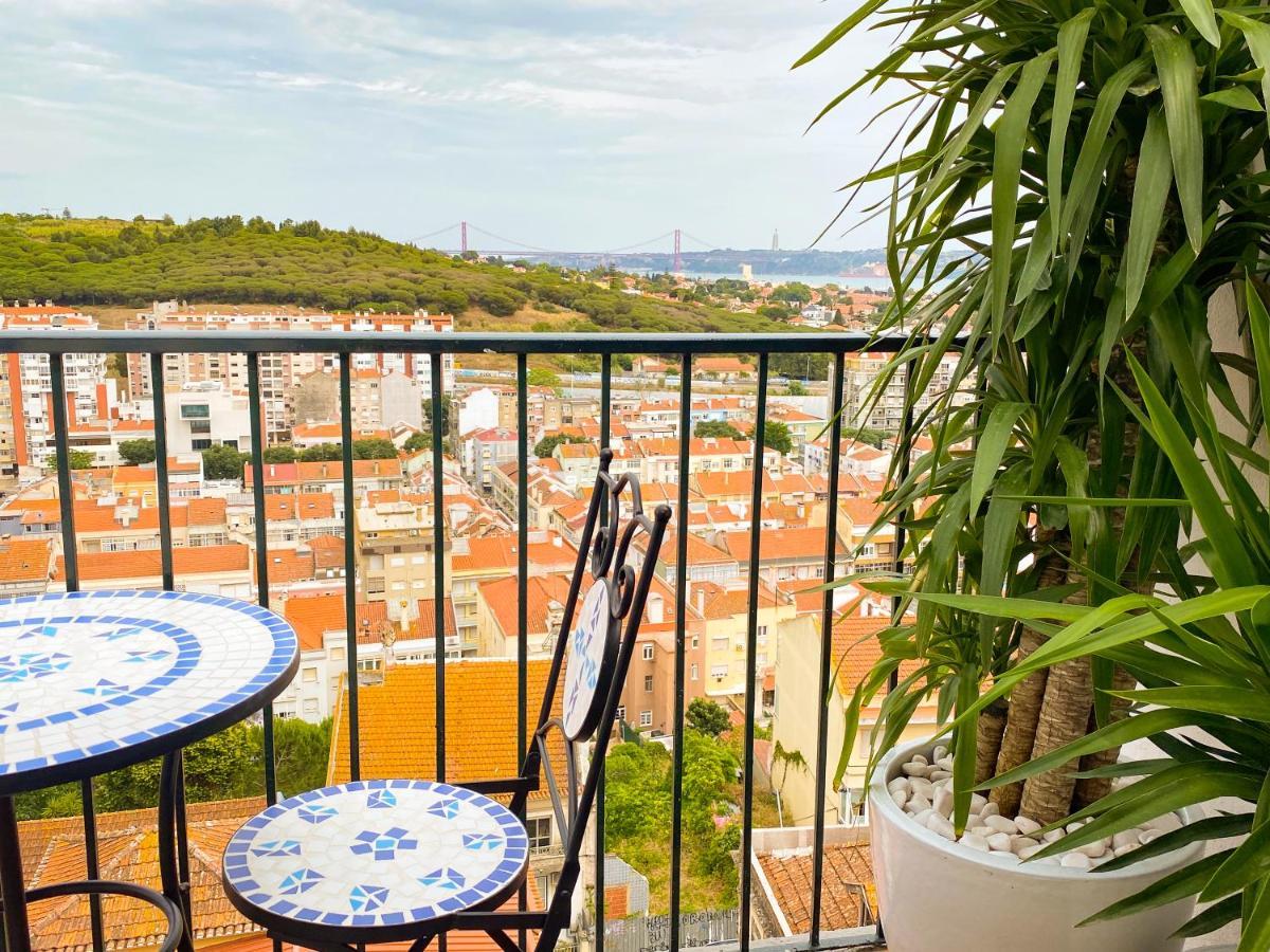 Ideally Located With Perfect Views Algés Exterior foto